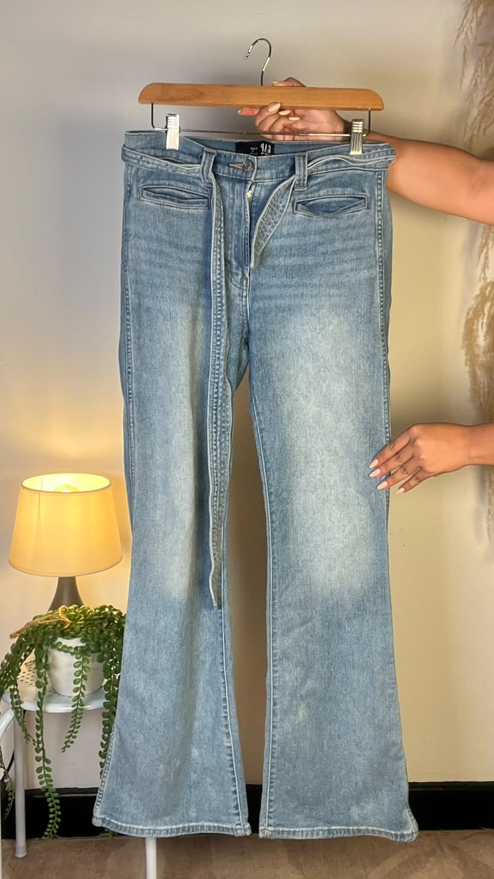 JEAN E9975