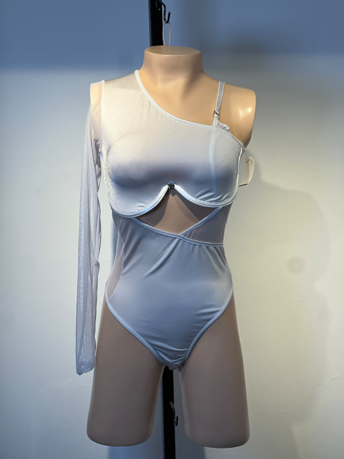 BODY H1384