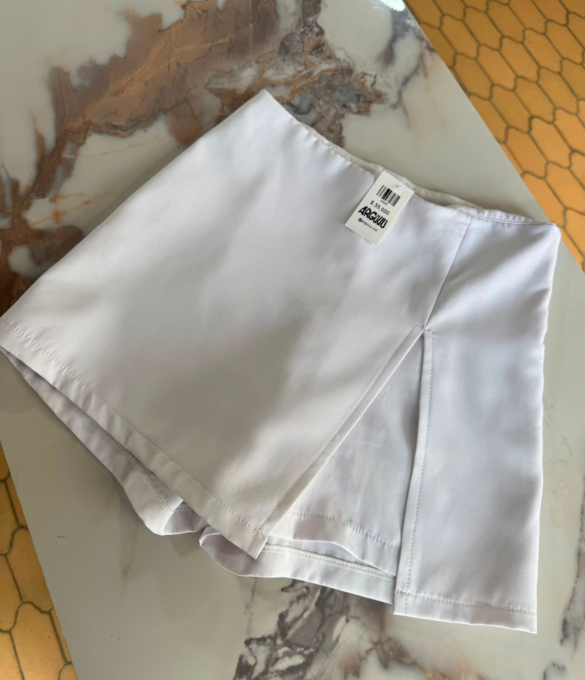 FALDA G9235