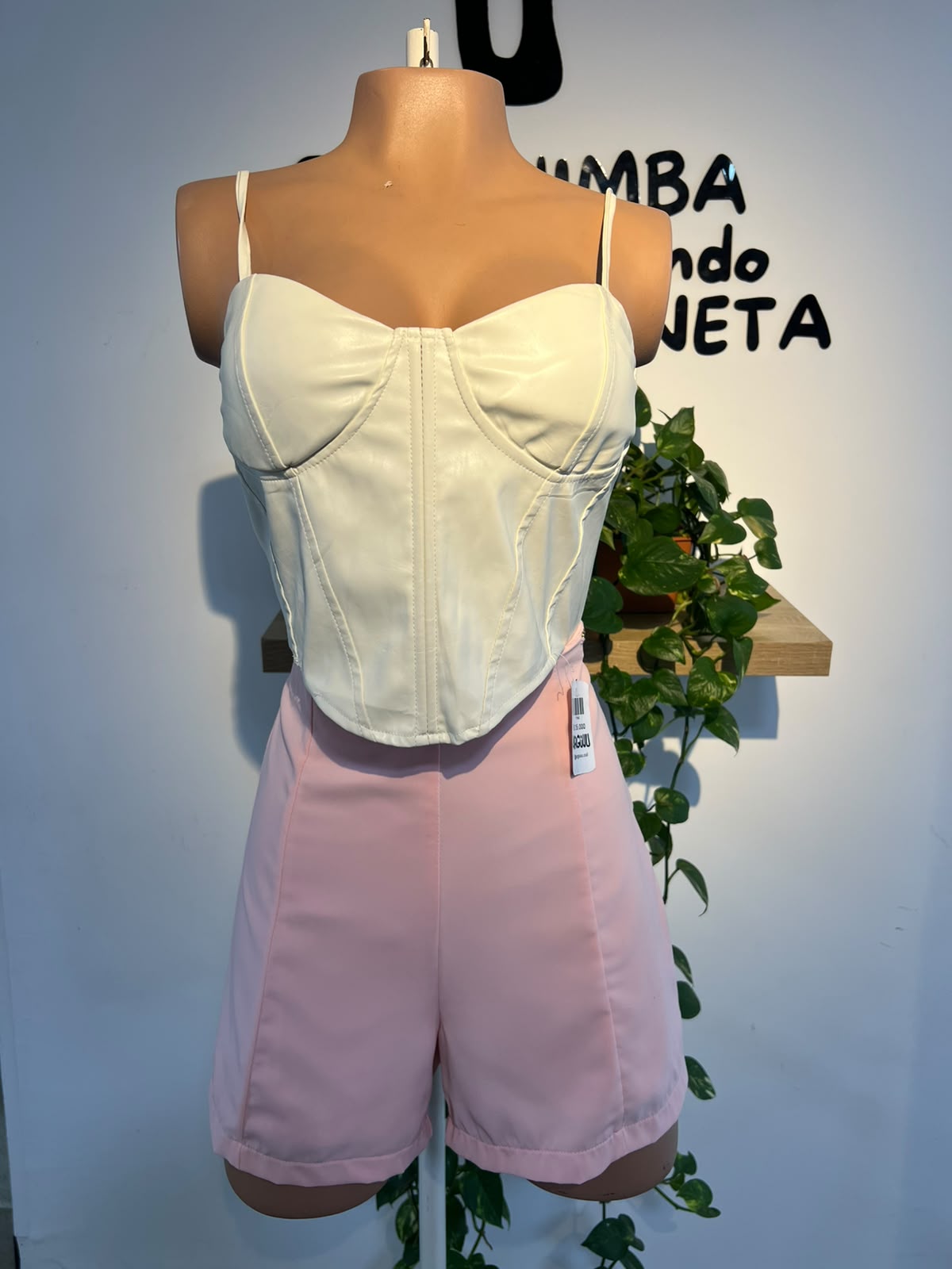 SHORT F1842